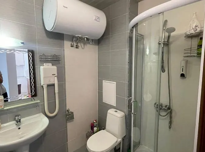 In Belvedere Club G205