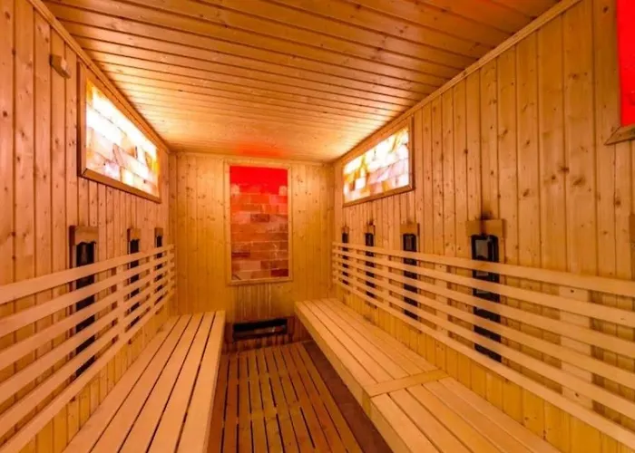 In Belvedere Club G205 *