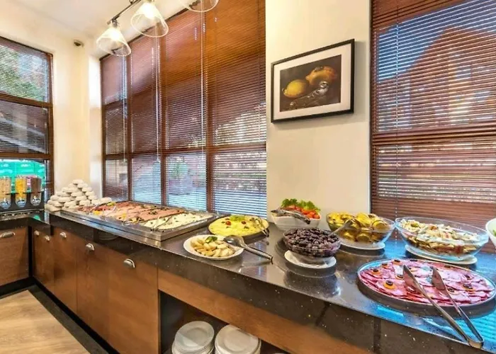 In Belvedere Club G205