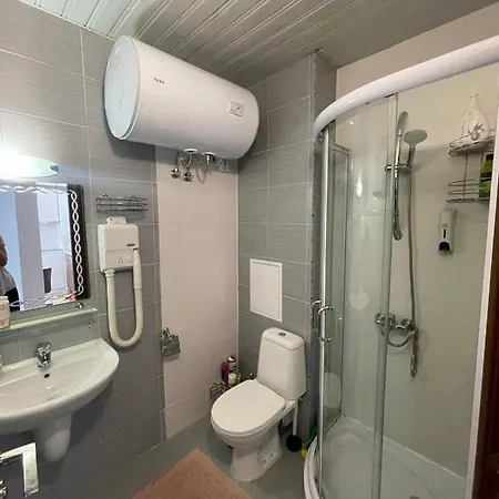 In Belvedere Club G205