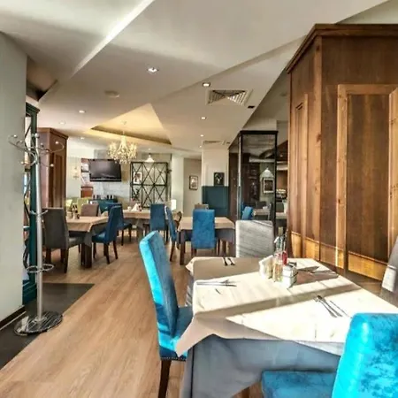 In Belvedere Club G205 בנסקו