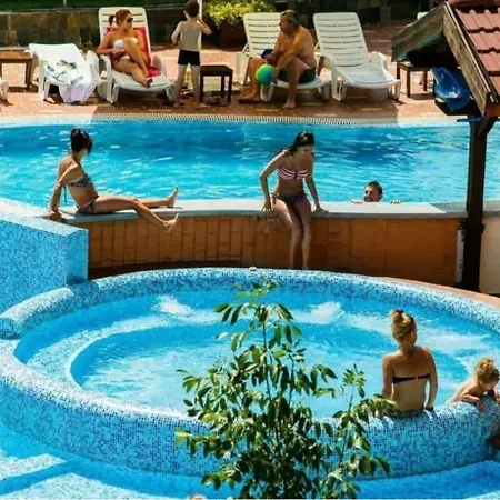 In Belvedere Club G205 דירה