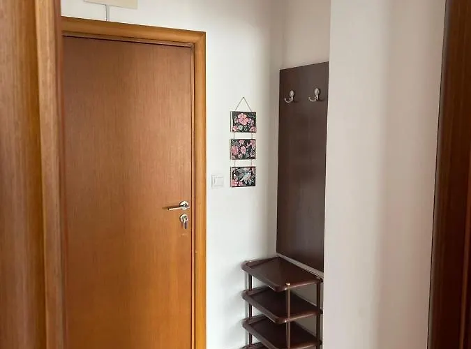 In Belvedere Club G205 班斯科