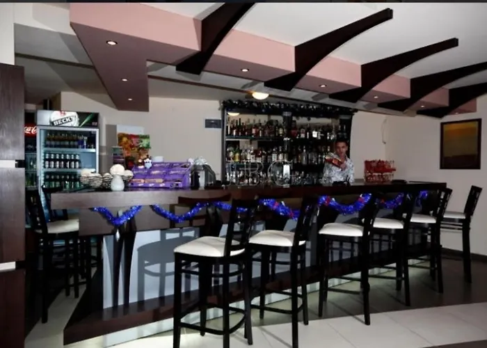 In Belvedere Club G205 班斯科